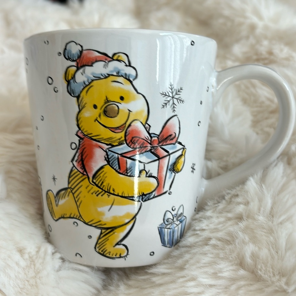 New Disney Winnie the Pooh & Piglet Christmas Mug